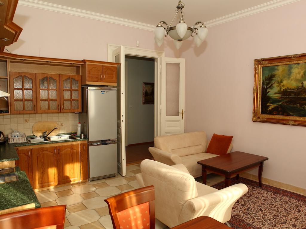 7k - Apartmány Lázeňská Karlovy Vary Habitación foto