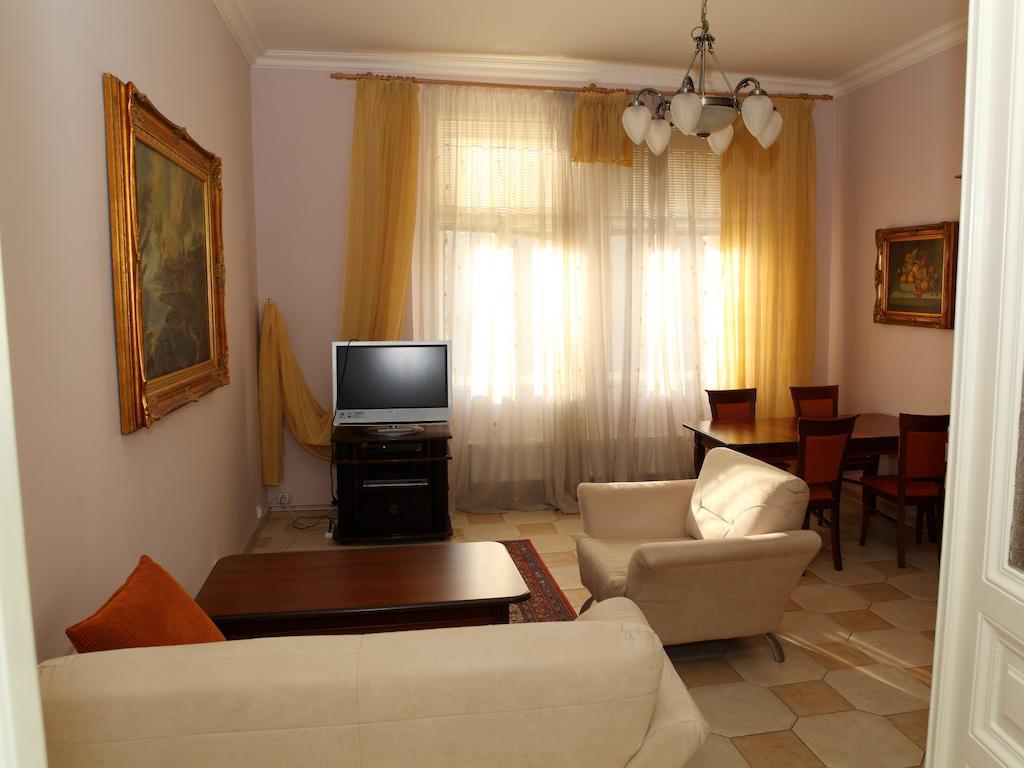 7k - Apartmány Lázeňská Karlovy Vary Habitación foto